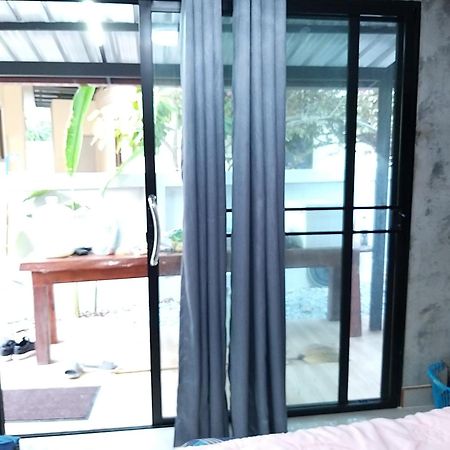 บ้านทะเลอิ่มเอม Bann Talay Im Eimm Ban Phe Quarto foto