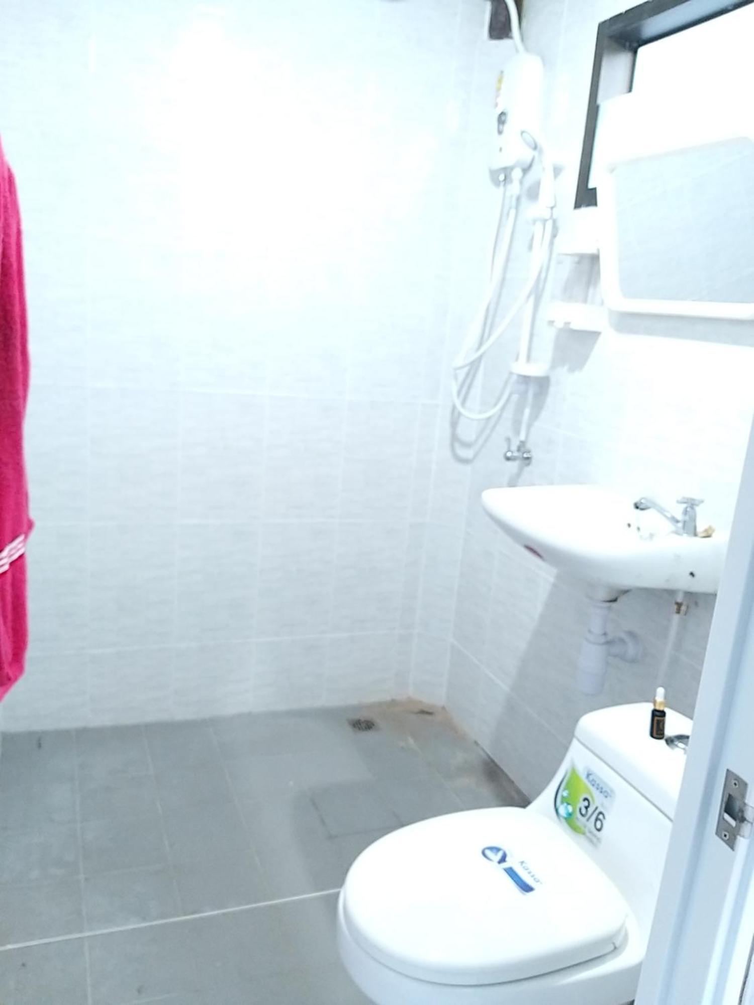 บ้านทะเลอิ่มเอม Bann Talay Im Eimm Ban Phe Quarto foto